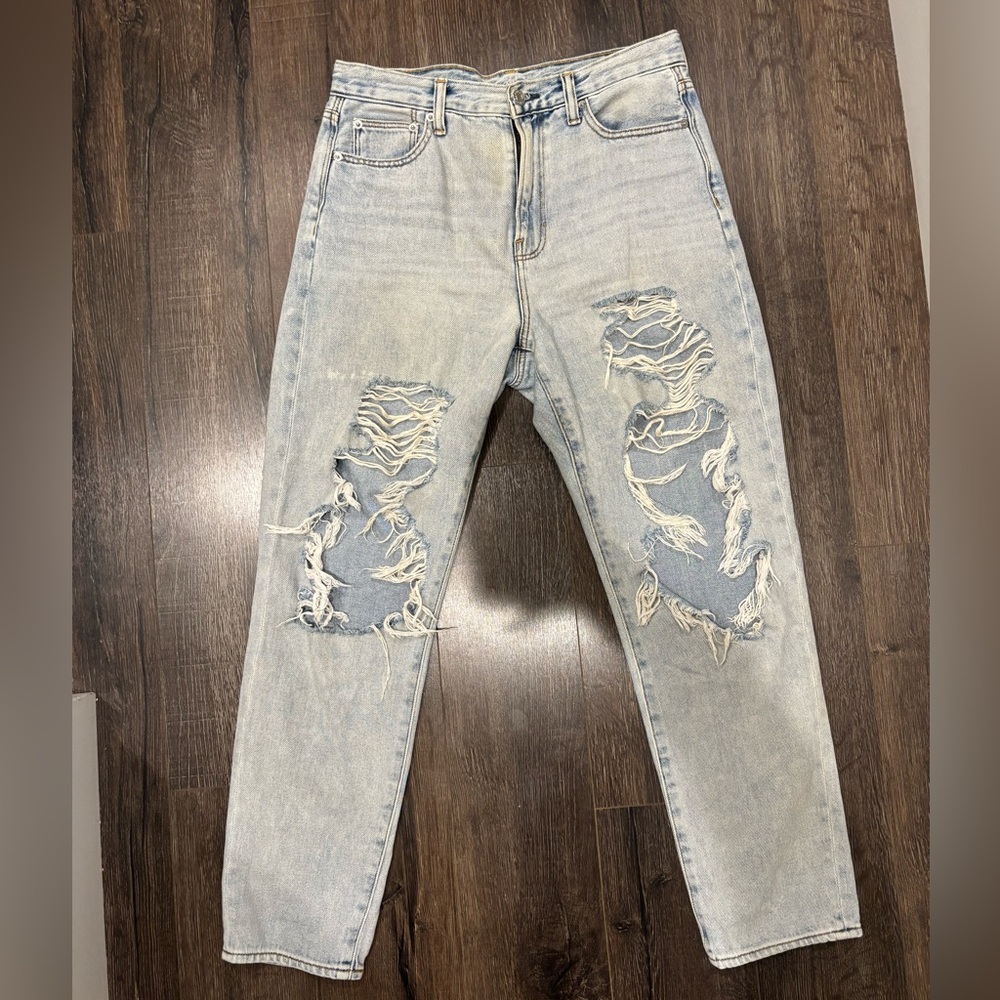 American Eagle Outfitters Light Blue Distressed Jeans